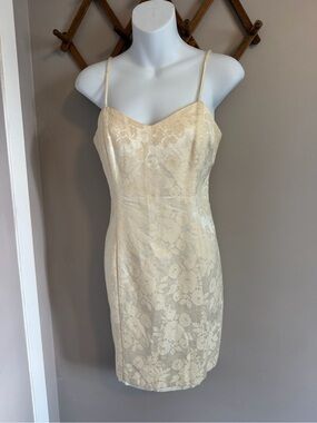 Vintage Le Chateau Ivory Floral Jacquard Mini Dress 11